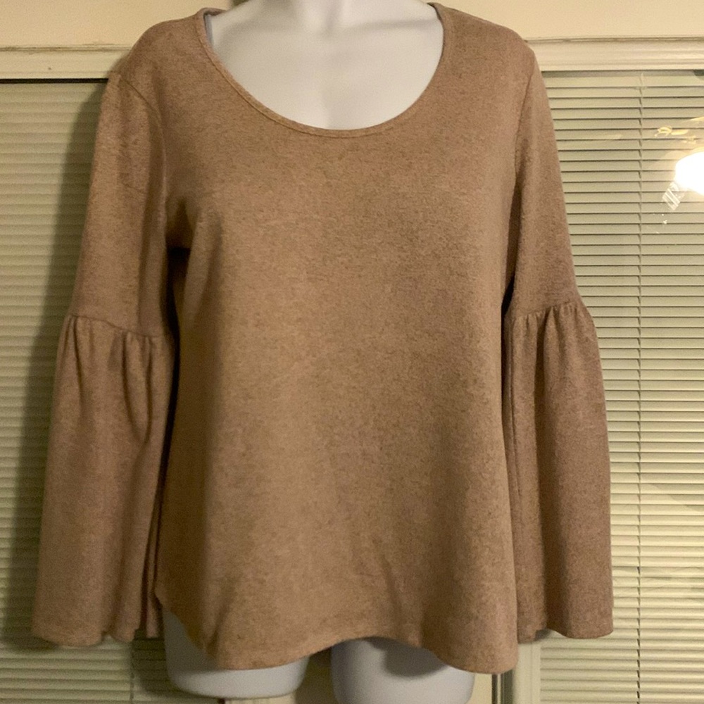 Pretty lightweight Heather pink sweater with long bell sleeves